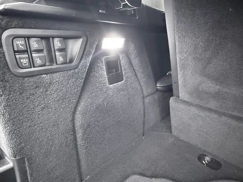 Used 2020 BMW X7 xDrive40i w/ Cold Weather Package AWD/4WD image 22