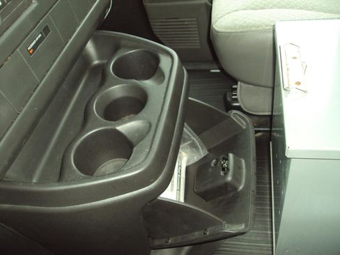 Used 2011 Chevrolet Express 1500 AWD image 22