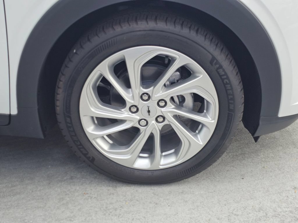 New 2027 Chevrolet Bolt LT FWD image 9