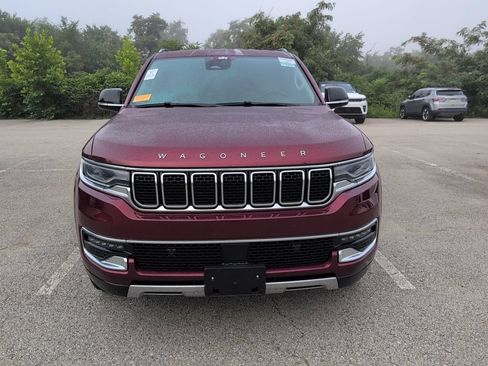 Used 2023 Jeep Wagoneer Series III w/ Preferred Equipment Group AWD/4WD image 2
