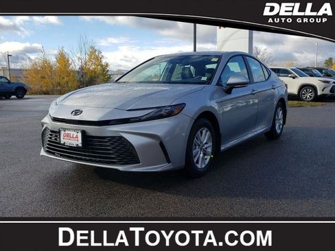 Used 2026 Toyota Camry LE w/ Convenience Package image 19