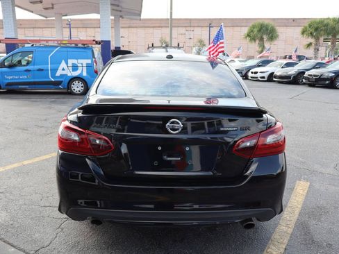 Used 2018 Nissan Altima 2.5 SR w/ SR Midnight Edition FWD image 4