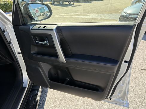 Certified 2024 Toyota 4Runner SR5 Premium image 27