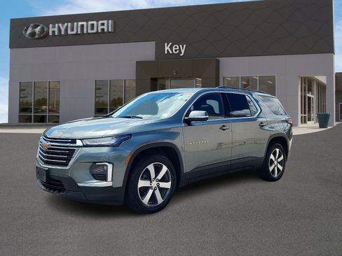 Used 2023 Chevrolet Traverse LT w/ LT Premium Package AWD/4WD image 7