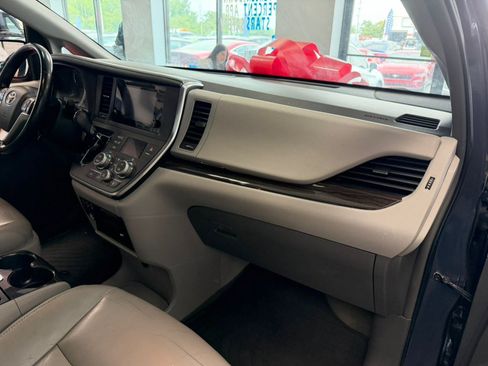 Used 2016 Toyota Sienna XLE w/ XLE Navigation Package AWD/4WD image 48