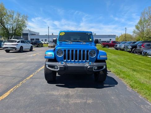 Used 2022 Jeep Wrangler Unlimited Sahara AWD/4WD image 2