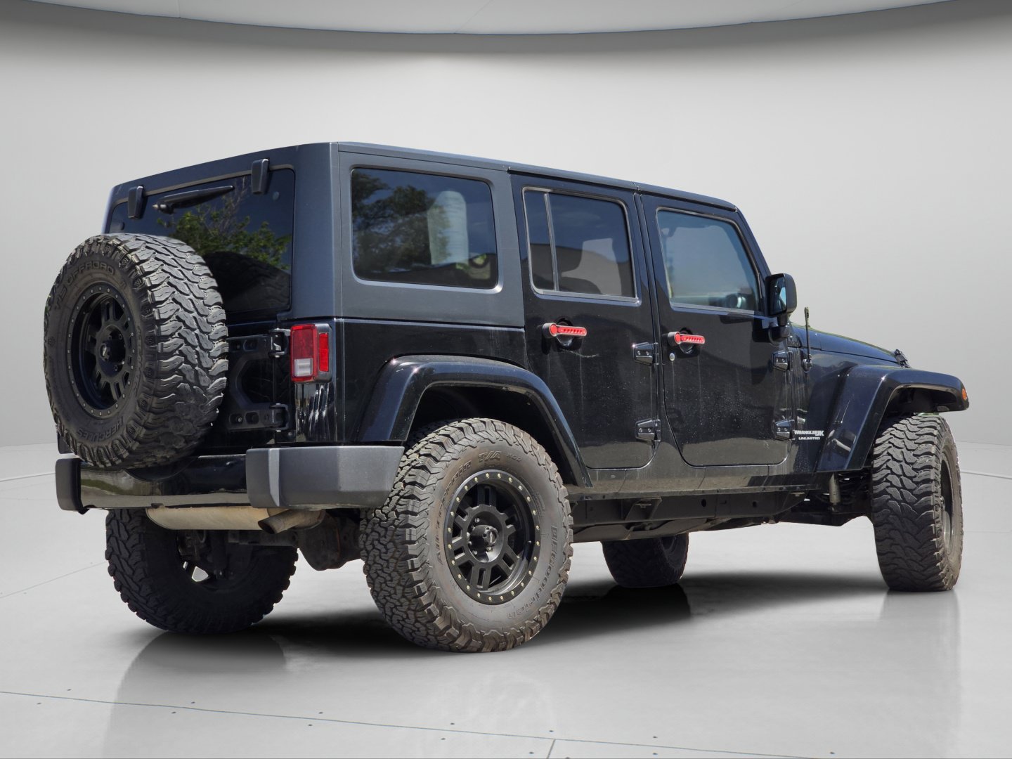 Used 2018 Jeep Wrangler Unlimited Sahara AWD/4WD image 15