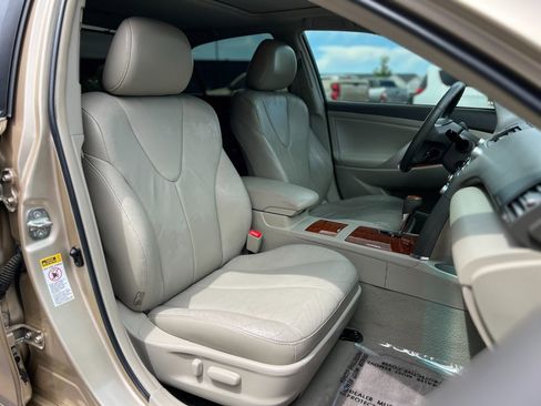 Used 2011 Toyota Camry XLE FWD image 22