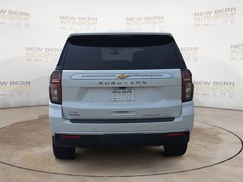 Used 2021 Chevrolet Suburban Premier w/ Premium Package AWD/4WD image 4