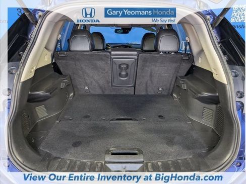Used 2017 Nissan Rogue SL FWD image 16