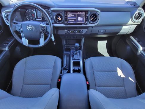 Used 2020 Toyota Tacoma SR5 w/ SR5 Appearance Package (SM) image 13