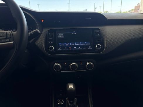 Used 2023 Nissan Kicks SV FWD image 8