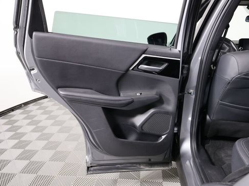 Used 2022 Mitsubishi Outlander SE AWD/4WD image 16