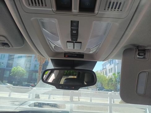 Used 2010 Cadillac SRX Luxury FWD image 24
