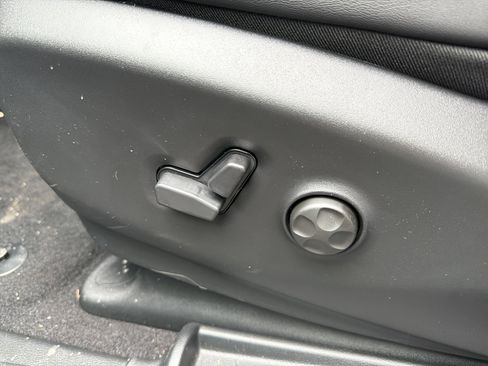 New 2026 Chrysler Pacifica Select AWD/4WD image 10