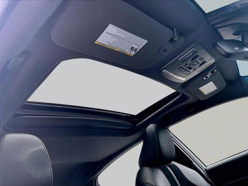 Used 2020 Toyota Avalon XSE image 17