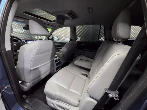 Used 2017 Honda Pilot Touring image 29