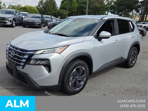 Used 2025 Nissan Rogue SV FWD image 4