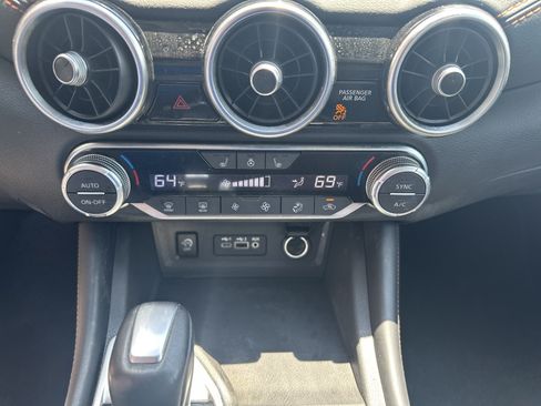 Used 2024 Nissan Sentra SR w/ SR Premium Package FWD image 17