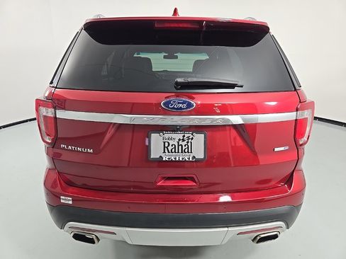 Used 2017 Ford Explorer Platinum image 5