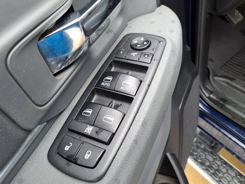 Used 2018 RAM 1500 Big Horn AWD/4WD image 24