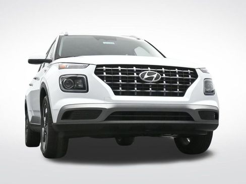 New 2026 Hyundai Venue SEL FWD image 17