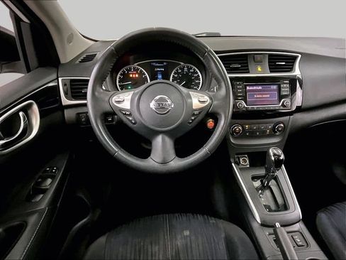 Used 2017 Nissan Sentra SV w/ Style Package FWD image 6