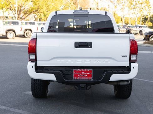 Used 2019 Toyota Tacoma TRD Off-Road AWD/4WD image 6