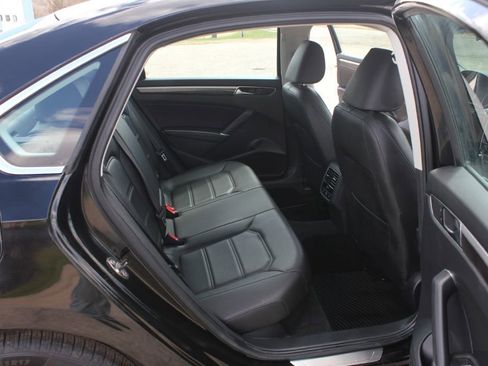 Used 2016 Volkswagen Passat 1.8T SE image 38