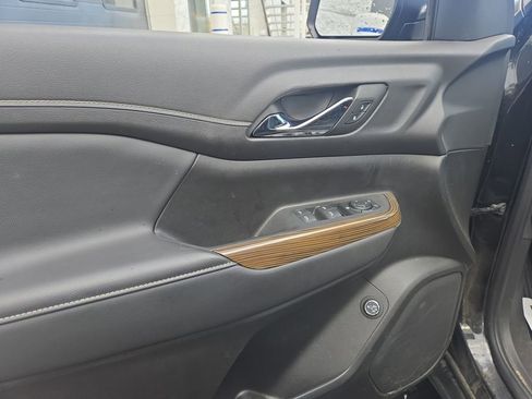 Used 2023 GMC Acadia SLE w/ Driver Convenience Package image 11