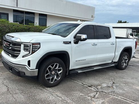 Used 2025 GMC Sierra 1500 SLT w/ SLT Premium Plus Package AWD/4WD image 3