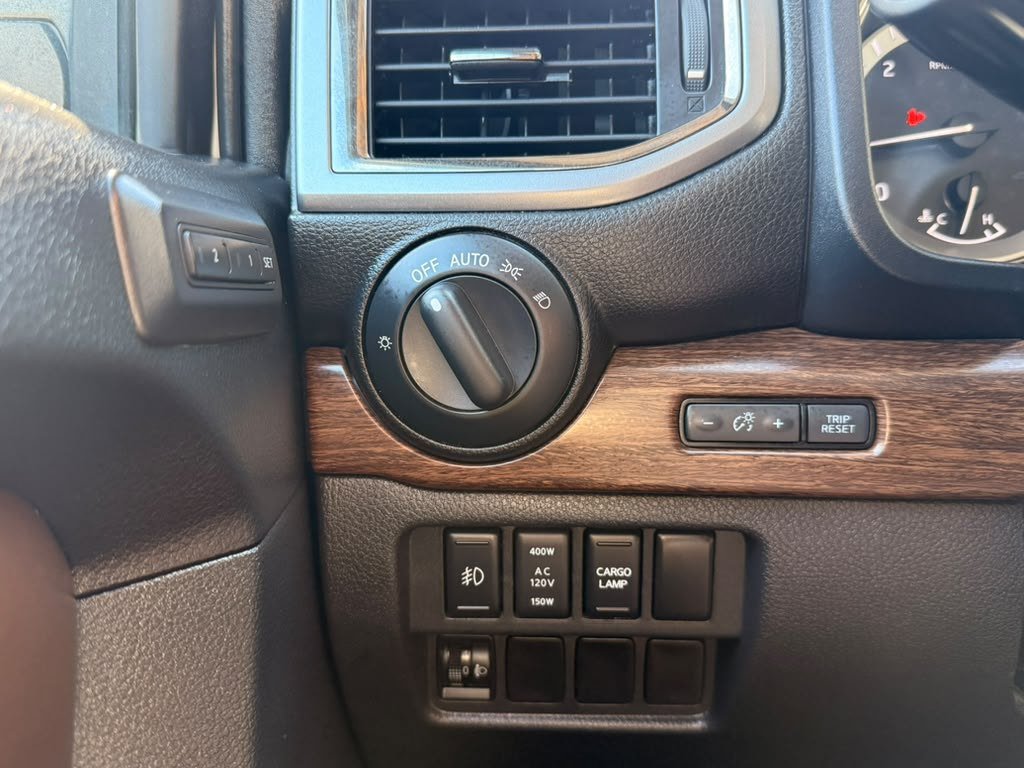 Used 2019 Nissan Titan Platinum Reserve w/ Platinum Utility Package AWD/4WD image 39