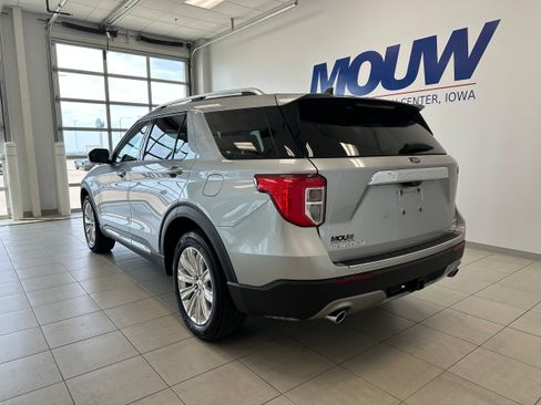 Used 2024 Ford Explorer Limited w/ Limited Technology Package AWD/4WD image 6