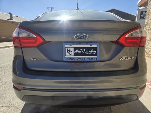 Used 2014 Ford Fiesta SE image 16
