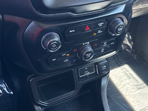 Used 2021 Jeep Renegade Sport FWD image 24