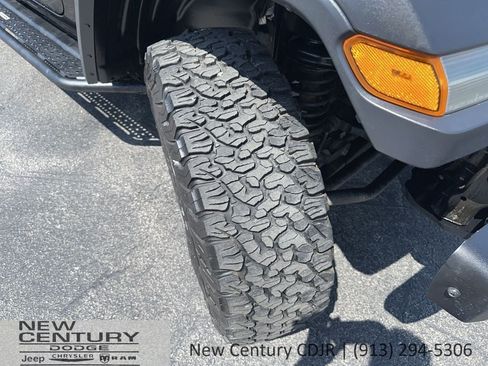 Used 2018 Jeep Wrangler Unlimited Rubicon AWD/4WD image 3