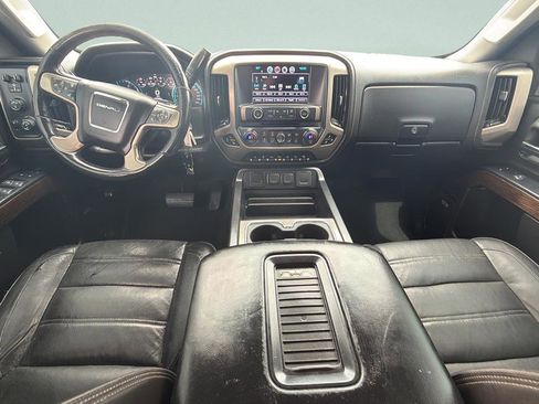 Used 2019 GMC Sierra 2500 Denali w/ Duramax Plus Package AWD/4WD image 16