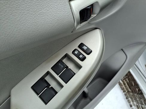 Used 2011 Toyota Corolla image 14