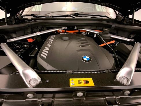 New 2026 BMW X5 xDrive50e w/ M Sport Package image 8