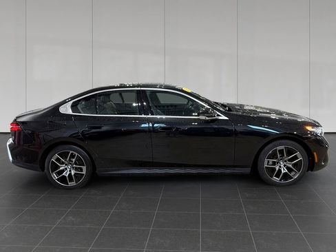 Used 2026 BMW 530i xDrive image 6