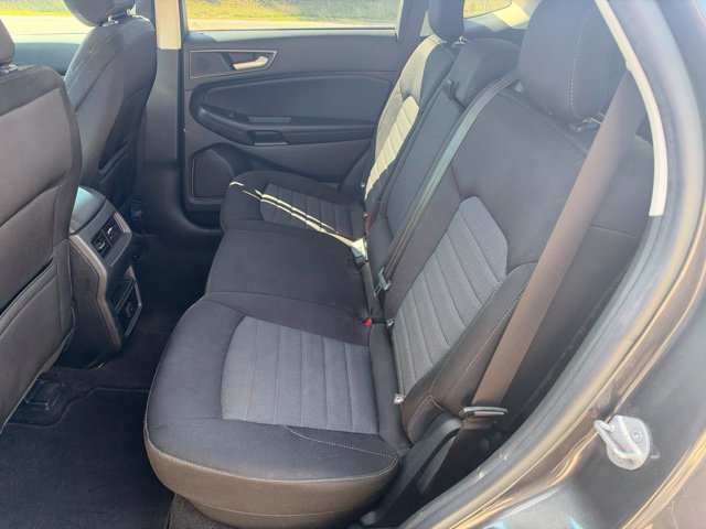 Used 2020 Ford Edge SE FWD image 23