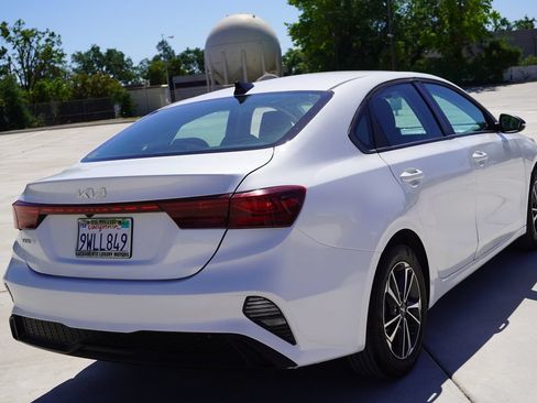Used 2022 Kia Forte LXS FWD image 9