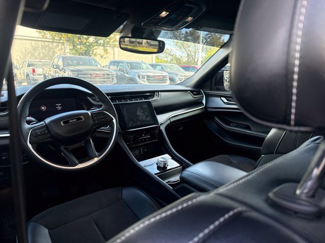 Used 2024 Jeep Grand Cherokee L Altitude AWD/4WD image 4