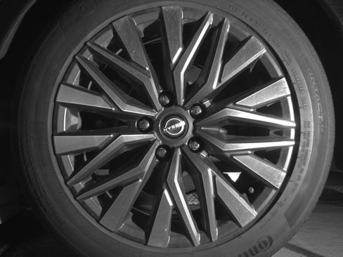 Used 2025 Nissan Altima 2.5 SV FWD image 14