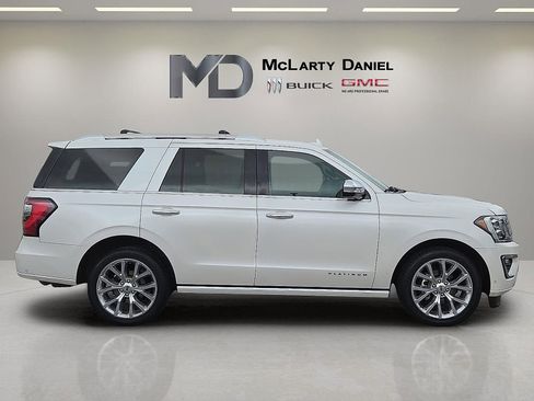 Used 2019 Ford Expedition Platinum RWD image 6