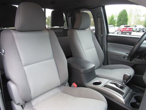 Used 2015 Toyota Tacoma PreRunner w/ SR5 Package image 17