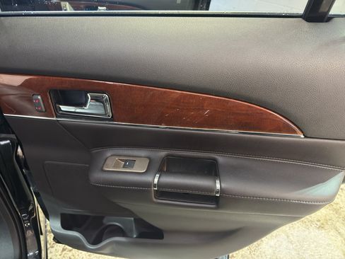 Used 2013 Lincoln MKX AWD image 24