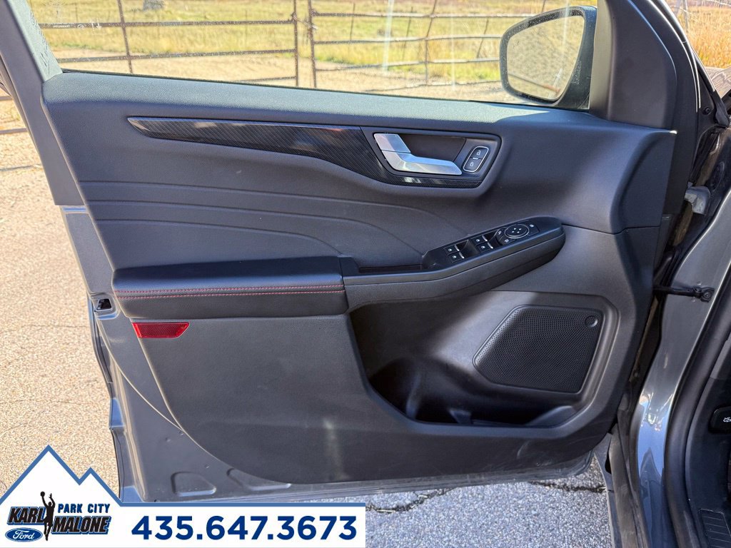 Used 2025 Ford Escape ST-Line AWD/4WD image 12