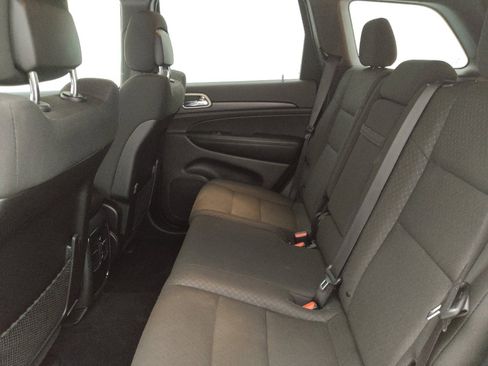 Used 2020 Jeep Grand Cherokee Laredo image 18