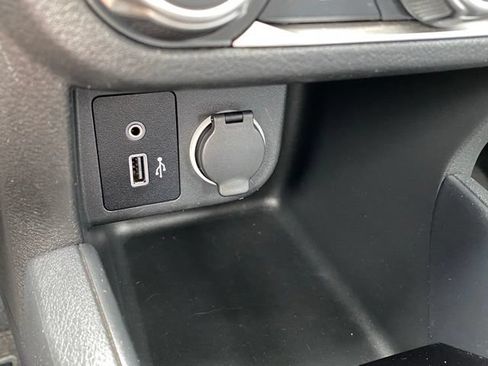 Used 2022 Nissan Kicks S FWD image 18